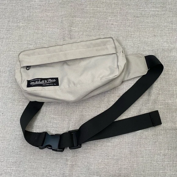 Mitchell and Ness Fanny pack. Beige. - Picture 3 of 7